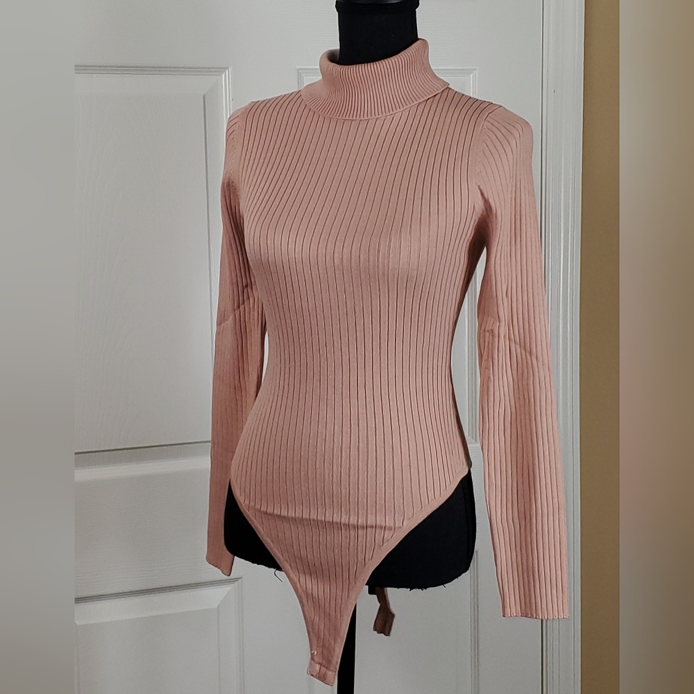 "MAUVE COLOR" RIB KNIT TURTLE NECK BODYSUIT.